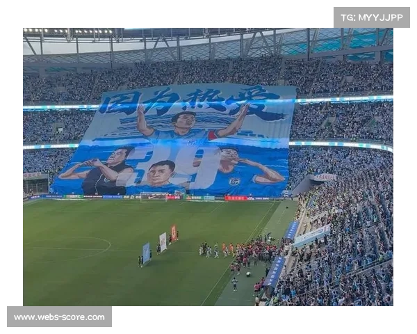 奥利塞世界破后指向看台，致敬因病缺席的队友